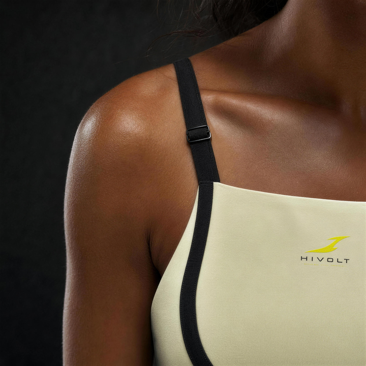 Woman wearing HIVOLT Color Block Yoga Sports Bra, detail closeup